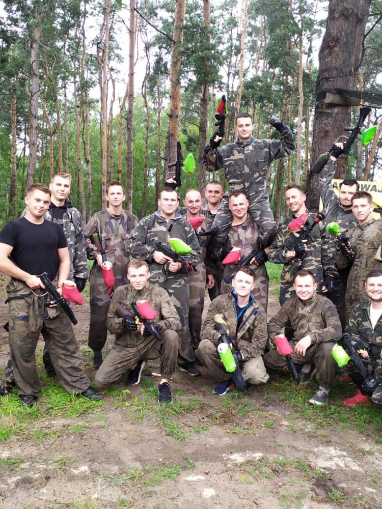 paintball radom, paintball w radomiu najlepszy, najwiekszy paintball w radomiu, kawalerski w radomiu, panienski w radomiu, imprezy-integracyjne radom, paintball stara wola golebiowska, 32
